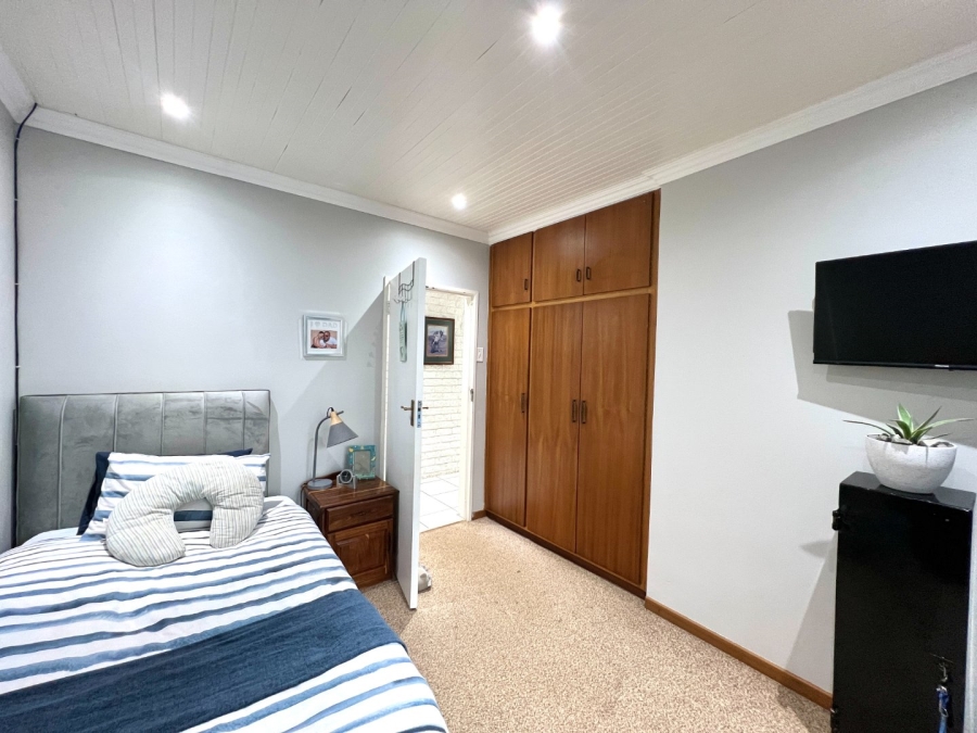 4 Bedroom Property for Sale in Walmer Downs Eastern Cape
